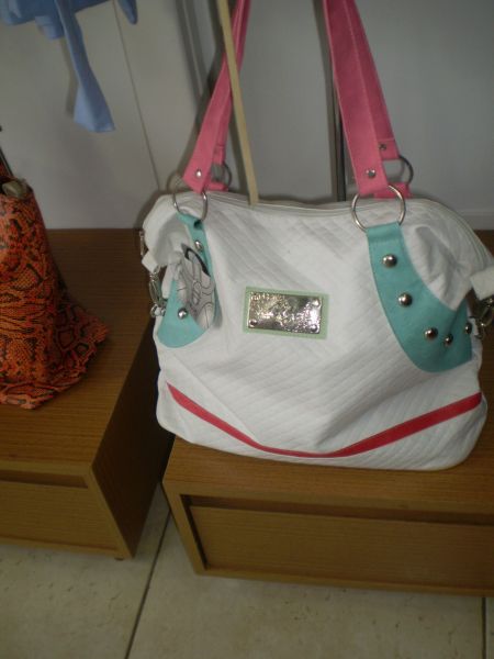 Bolsa Branca com detalhes - couro sintético - PC190034